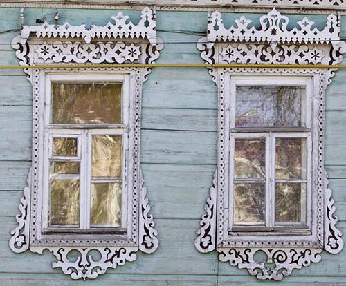 Σκαλιστό παράθυρο ξύλινη πλατφόρμα